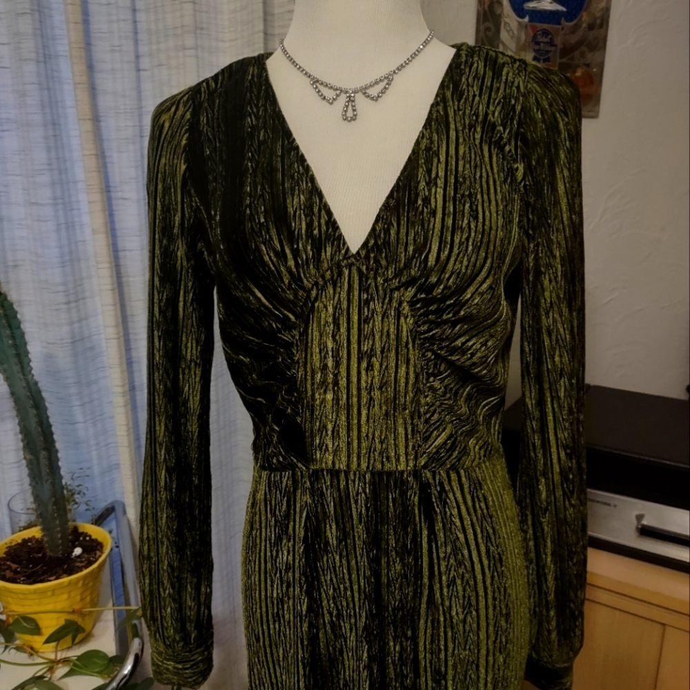 Voodoo Vixen stretch velvet gown Green Medium